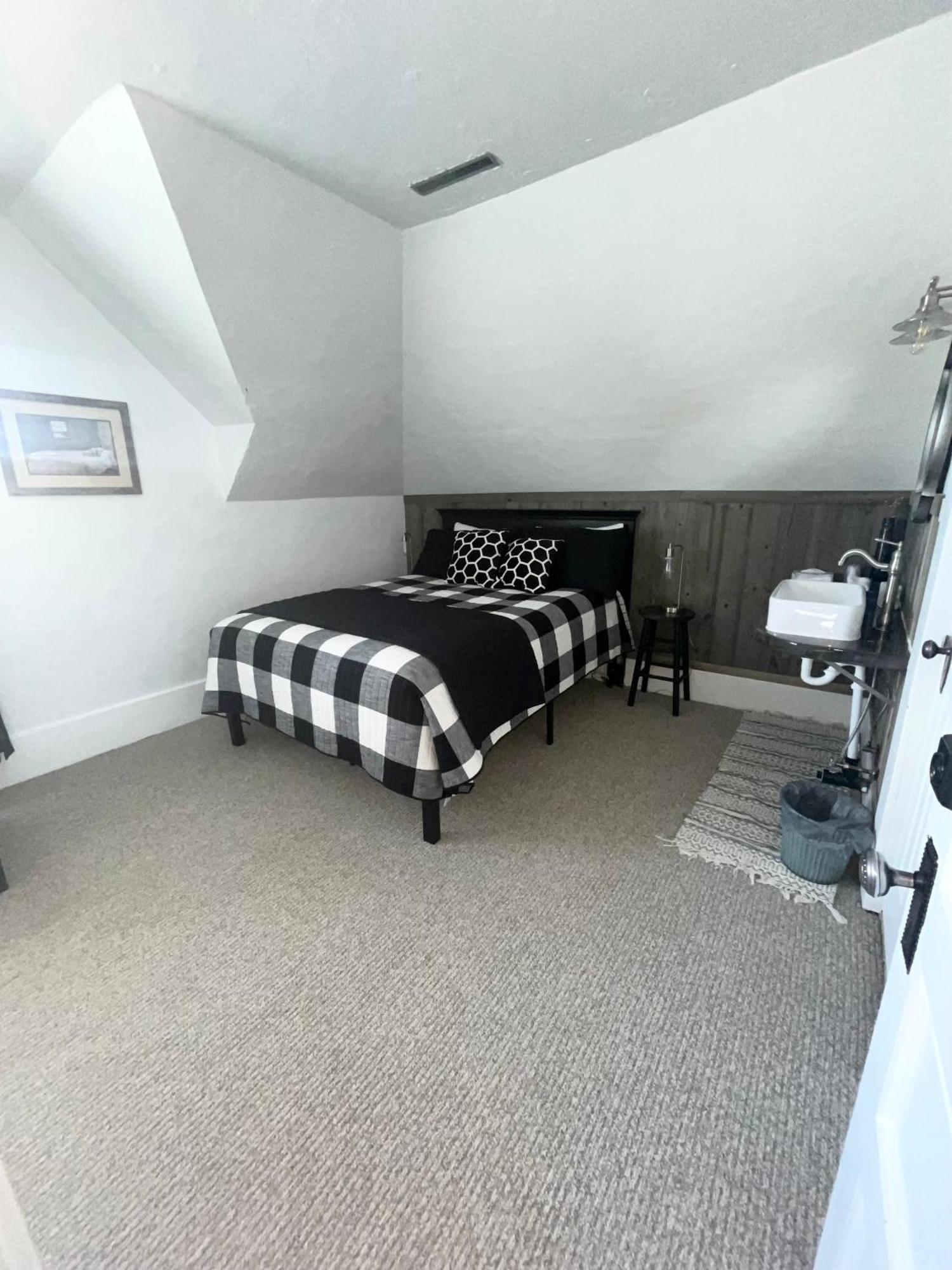 Hotel The House 3*