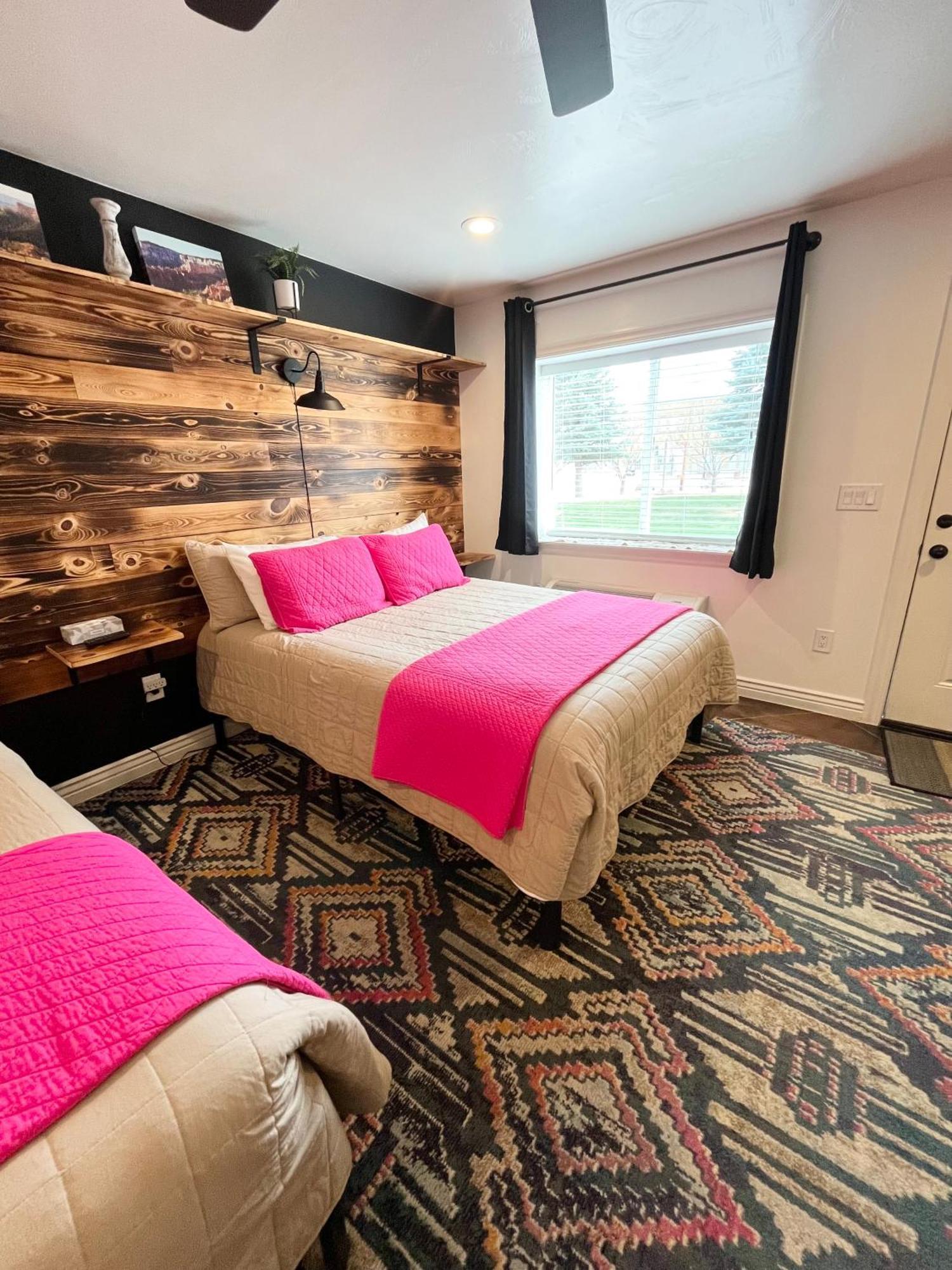 Hotel The House 3*