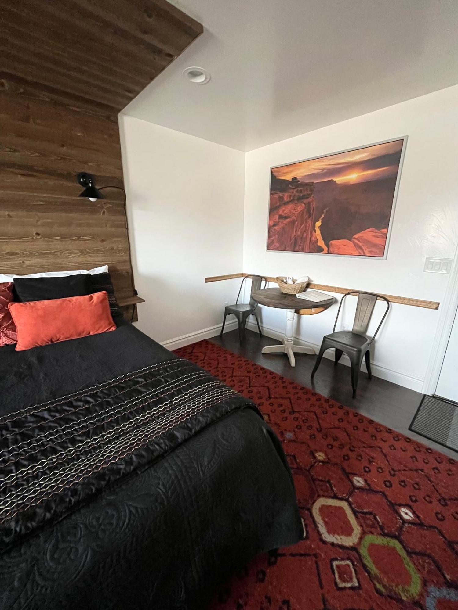 The House Hotel